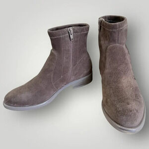 VANELi Suede Ankle Bootie Side Zipper Low Heel Size 7M Taupe Brown Punto Stretch